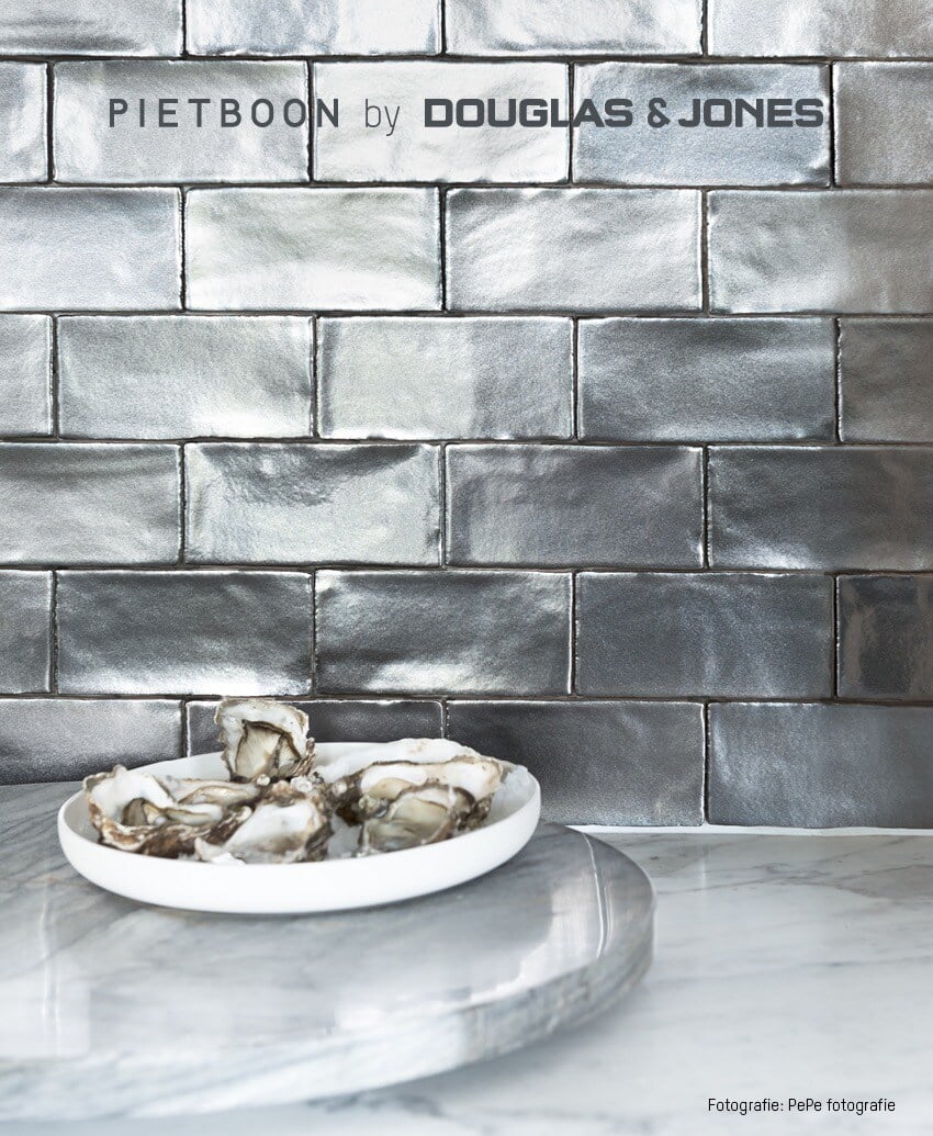 SIGNATURE TILE