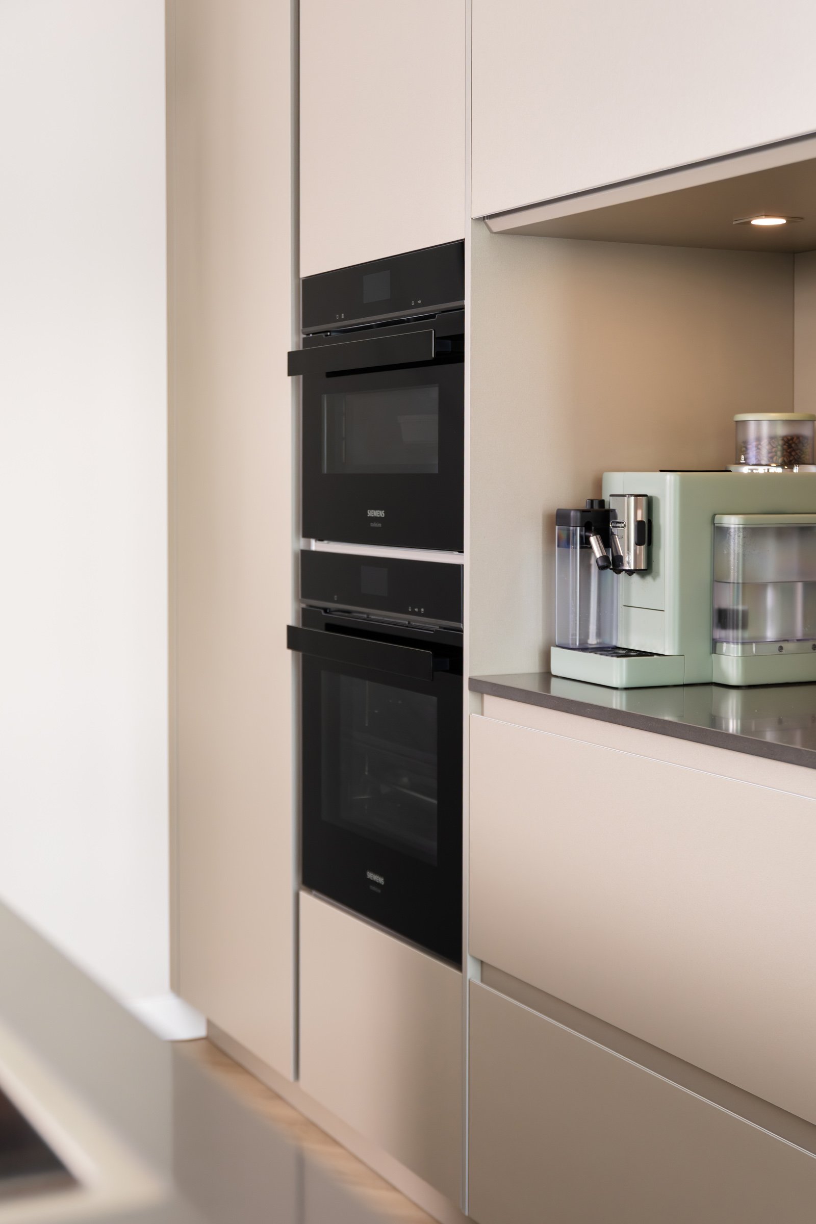 Huysinc_Kijkje in de keuken bij Lilian en Ton_keuken_Raamdonksveer (18)